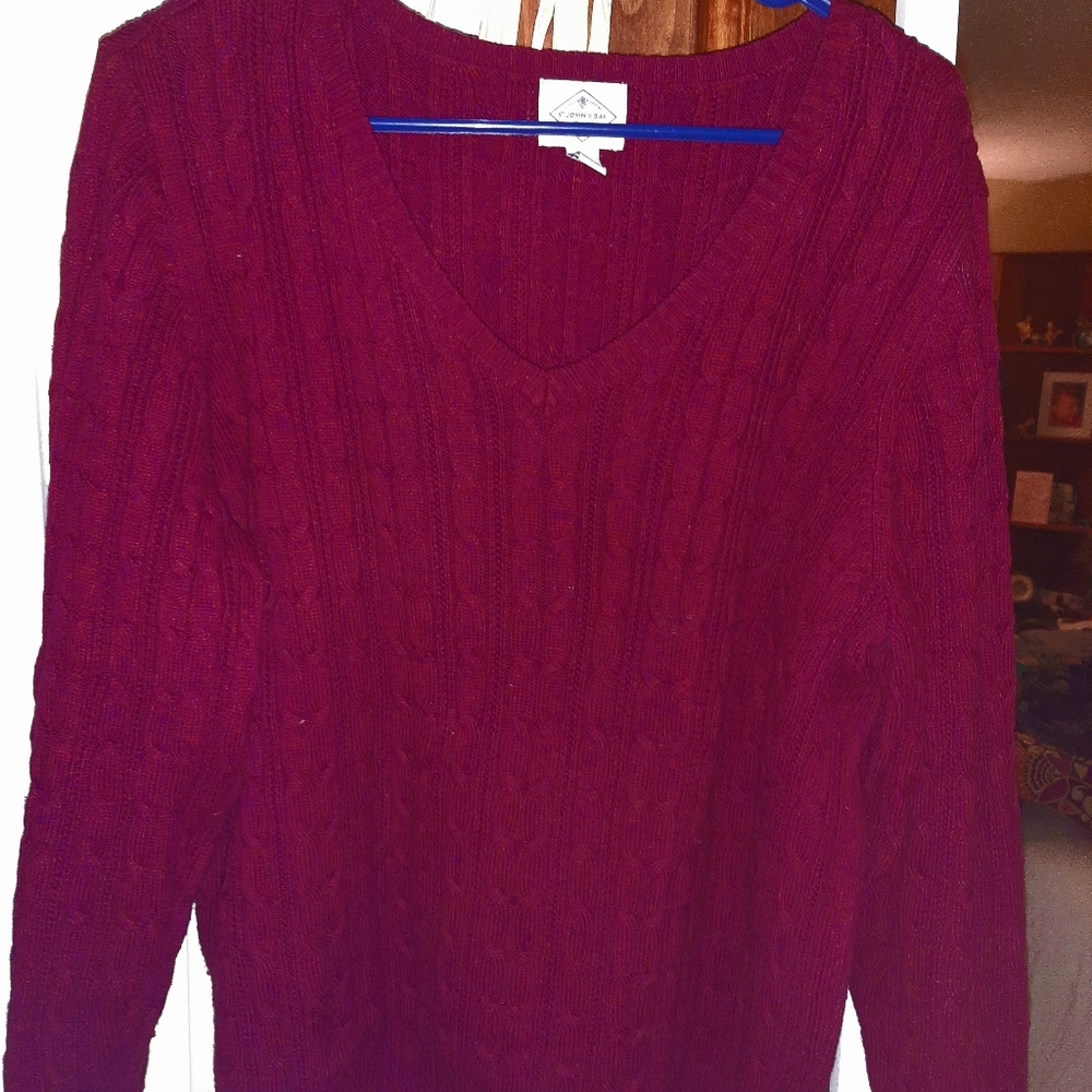 Women's v-neck sweater